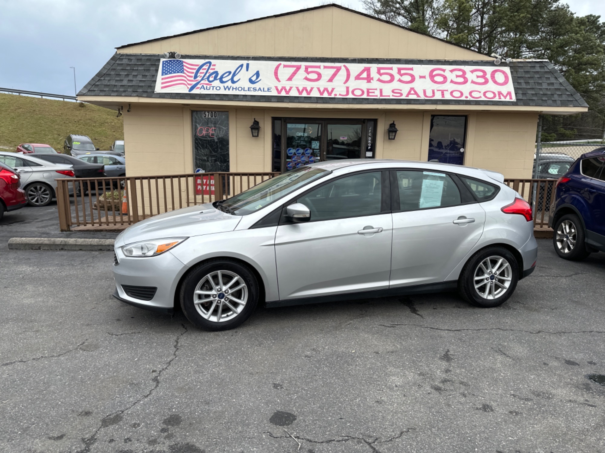 photo of 2016 Ford Focus SE Hatch